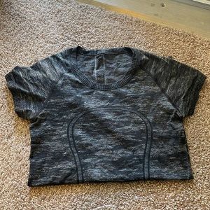 Lululemon Women’s Swiftly Tech Short Sleeve - size 4/ color Black Camo